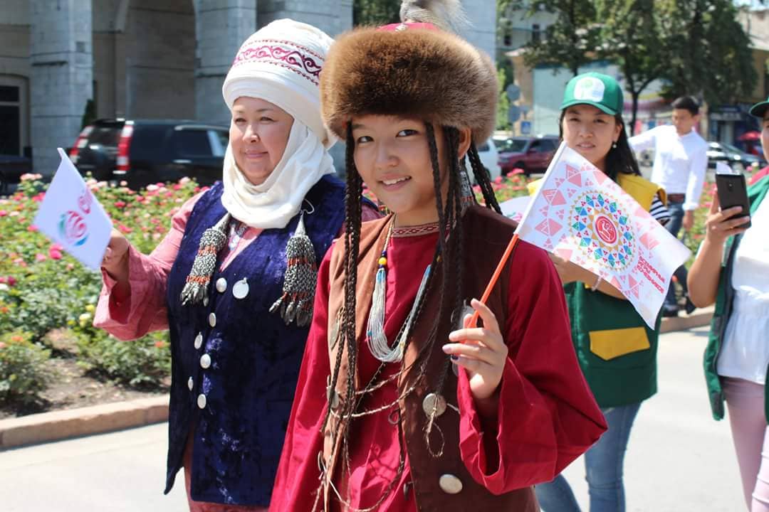 В Бишкеке в рамках международного фестиваля «Оймо» состоялся флеш-моб «Я кочевник»
