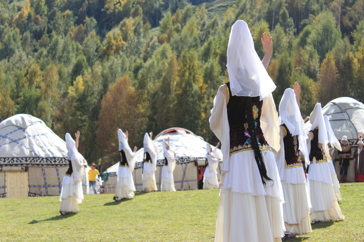 Регионы Кыргызстана продолжают показывать театрализованные представления на Кырчыне