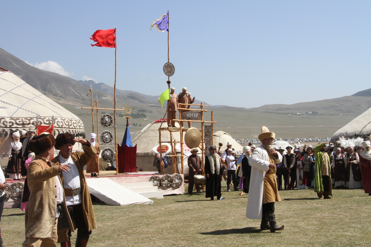 In Kyrсhyn the Osh province demonstrated the custom "Khan kotoruu" (Election of Khan)
