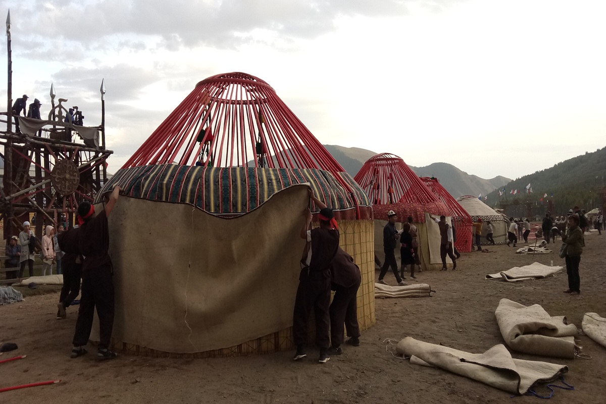 In the Kyrchyn ethnic village competitions on high-speed assembling of yurts are taking place