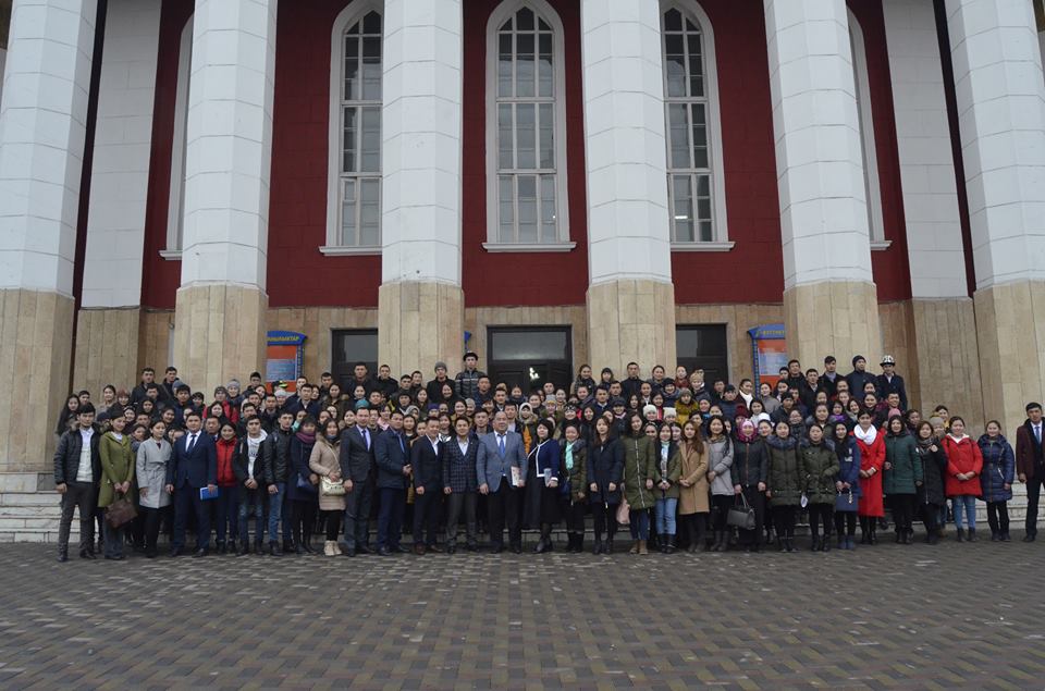 Встреча студентов Ошского Государственного Университета с секретариатом III Всемирных игр кочевников
